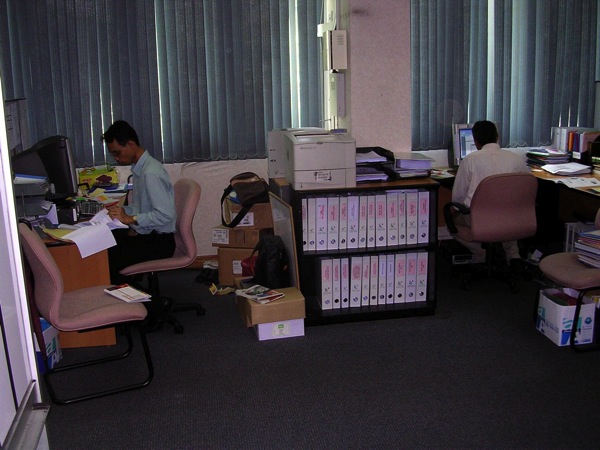 Dans les bureaux de Darul Arqam.